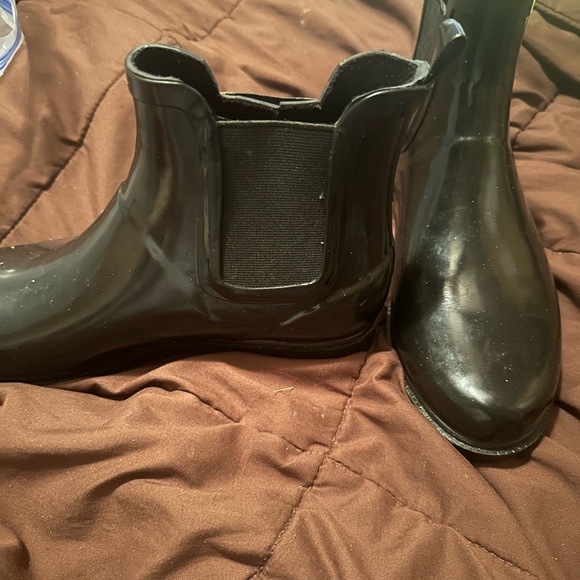 Boots - Picture 2 of 3